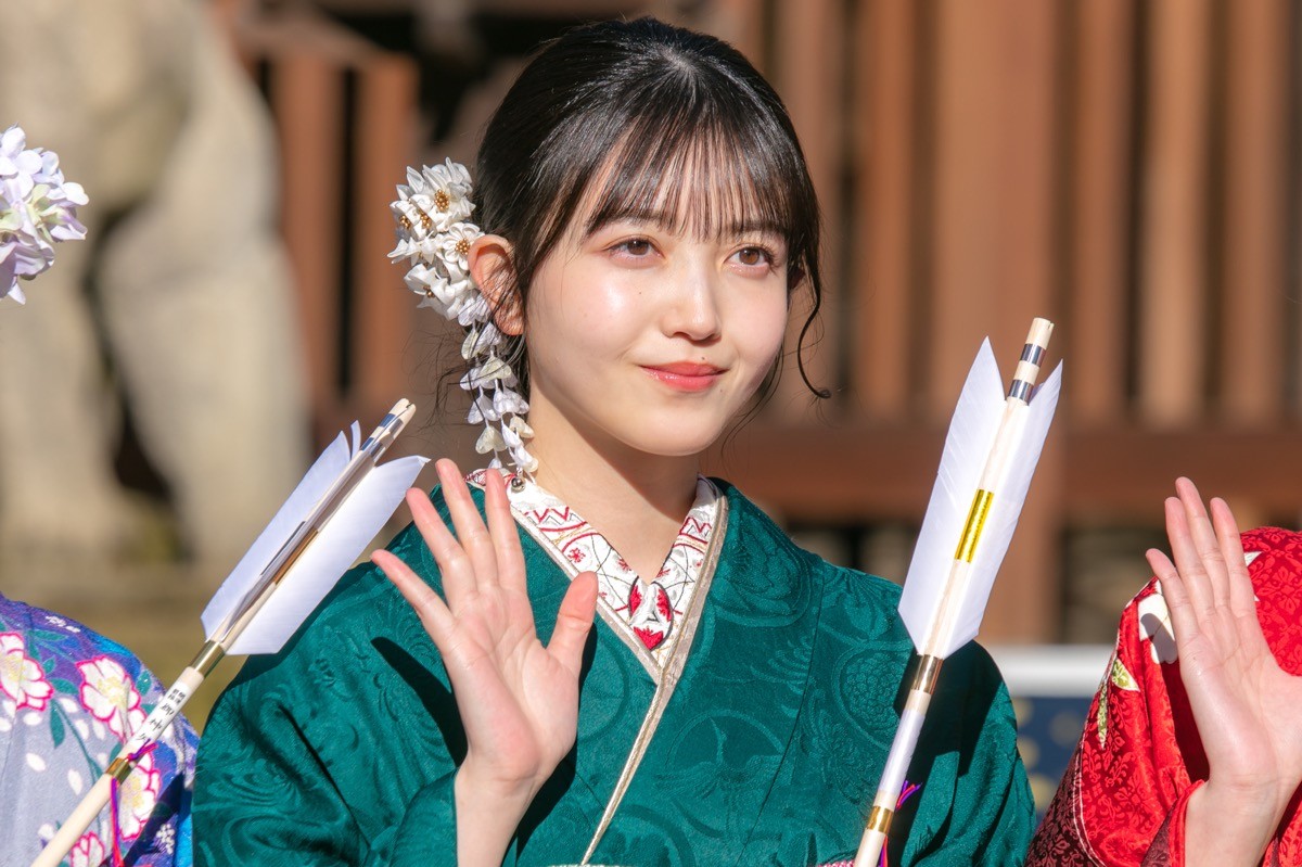 乃木坂46・久保史緒里ら“新・花の2001年組”が新成人　振袖姿お披露目