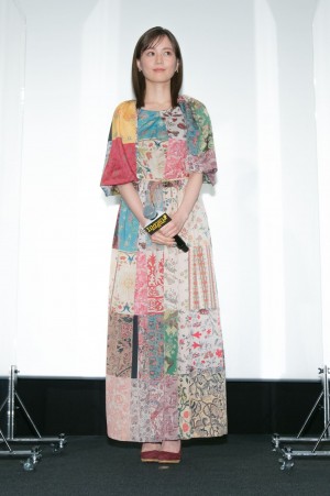 映画『コンフィデンスマンJP 英雄編』初日舞台あいさつに登壇した生田絵梨花