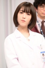浜辺美波、『ドクターホワイト』取材会に登場