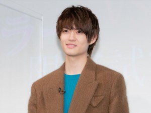 映画『嘘喰い』学生限定試写会サプライズイベントに登場した佐野勇斗