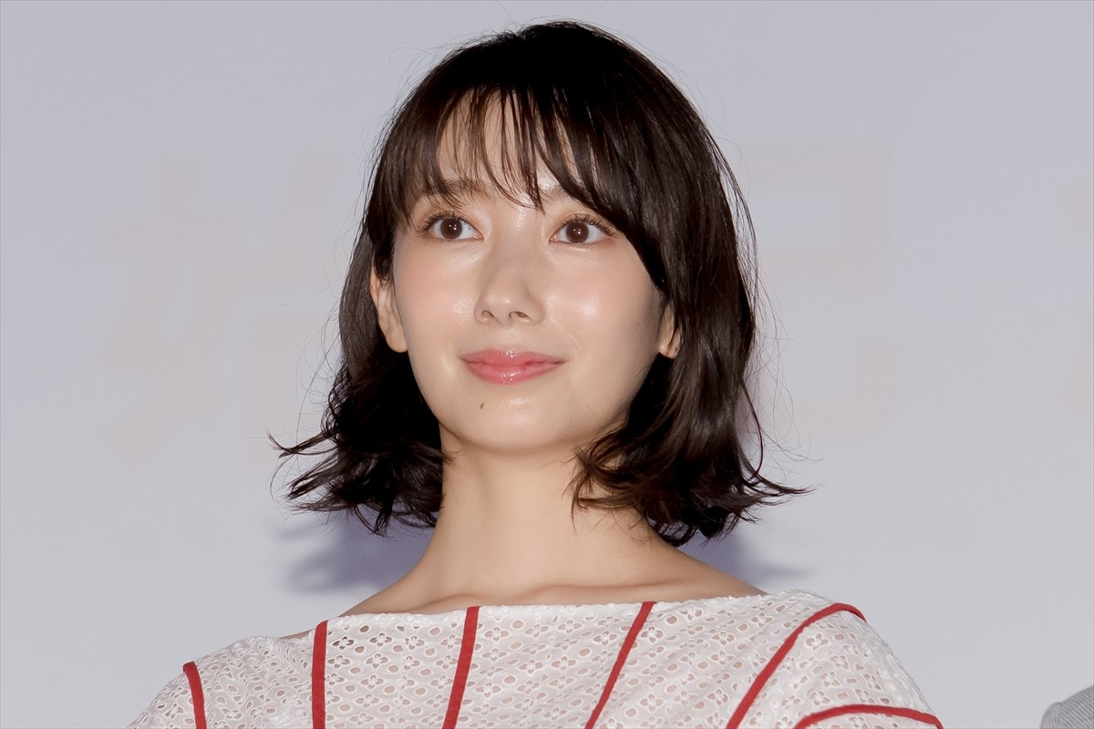 波瑠、ドラマ『恋に落ちたおひとりさま~スタンダールの恋愛論~』配信開始記念イベントに登場