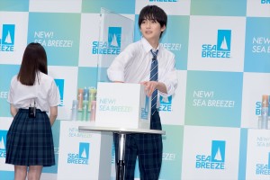 高橋文哉、「NEW！ SEA BREEZE！発表会」に登場