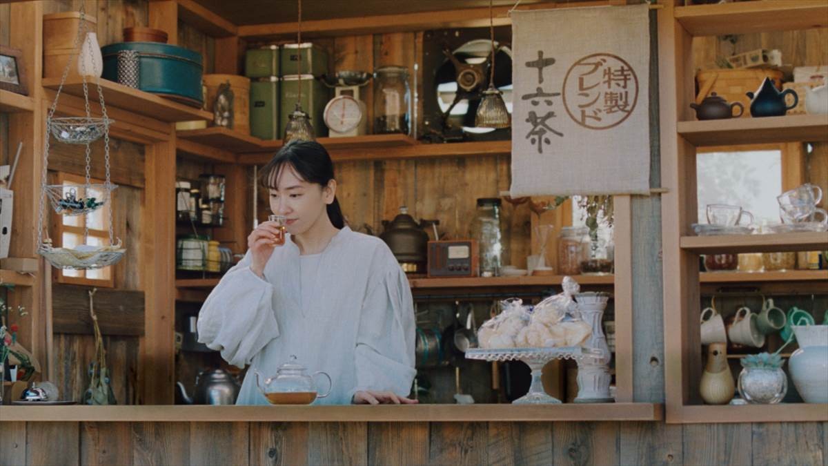 新垣結衣がティースタンドの店員に　かわいらしさ満載の新CM