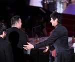 最優秀作品賞を受賞した『ドライブ・マイ・カー』の濱口竜介監督（左）と主演の西島秀俊（右）