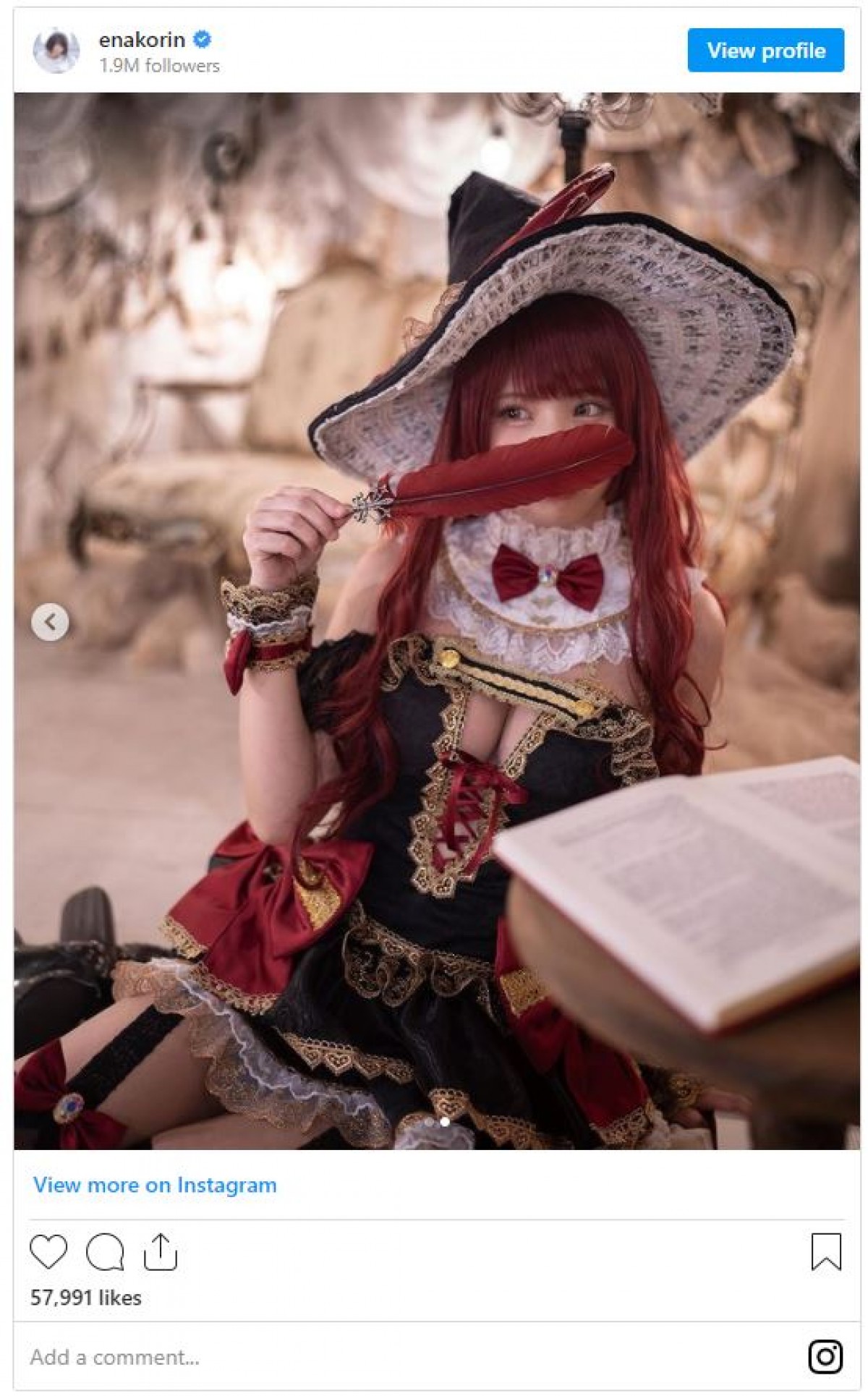 えなこ、赤毛の“魔女っこ”コスプレ「絵画から抜け出してきたような雰囲気」とファン魅了