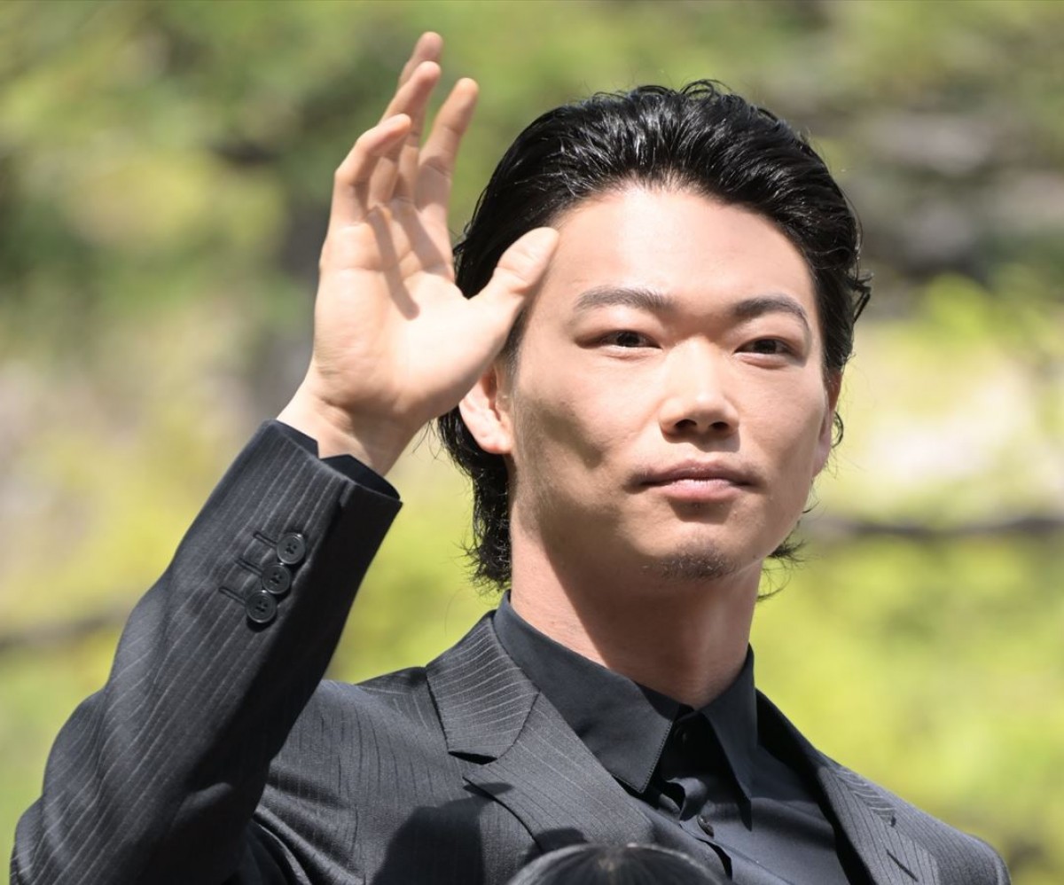 アンセル・エルゴート、親交を深めた伊藤英明と「裸の付き合い」を明かす　山下智久は現場の“熱”に感銘