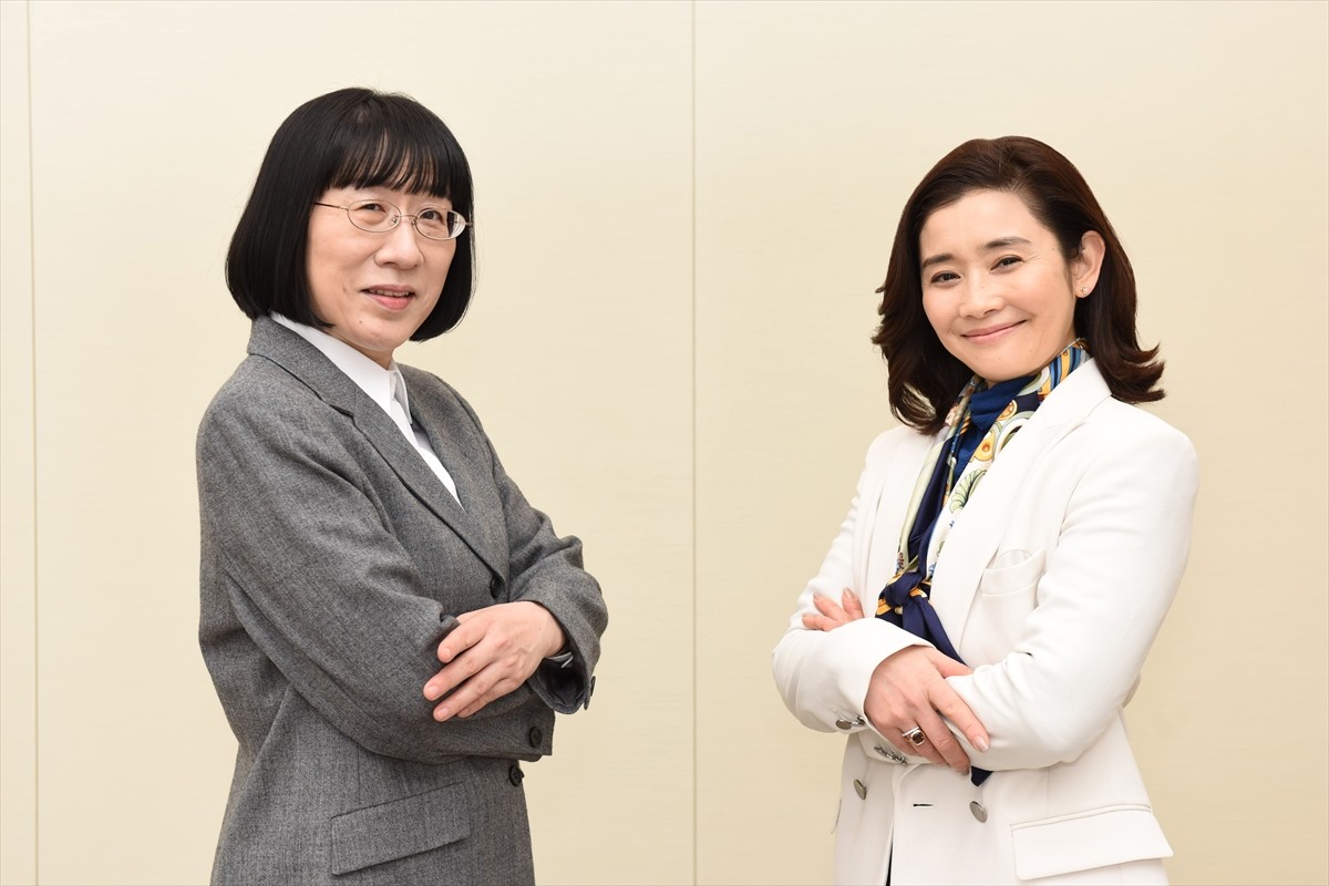 ドラマ『悪女(わる)~働くのがカッコ悪いなんて誰が言った?~』で共演する(左から)阿佐ヶ谷姉妹・渡辺江里子、石田ひかり