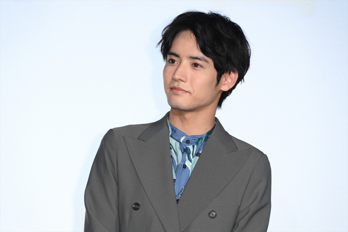 赤楚衛二、『チェリまほ』で心に残るセリフは“愛してる”「覚悟も含めて好きな言葉」