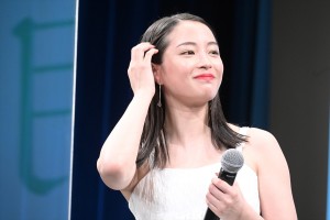 広瀬すず、映画『流浪の月』完成披露試写会に登場