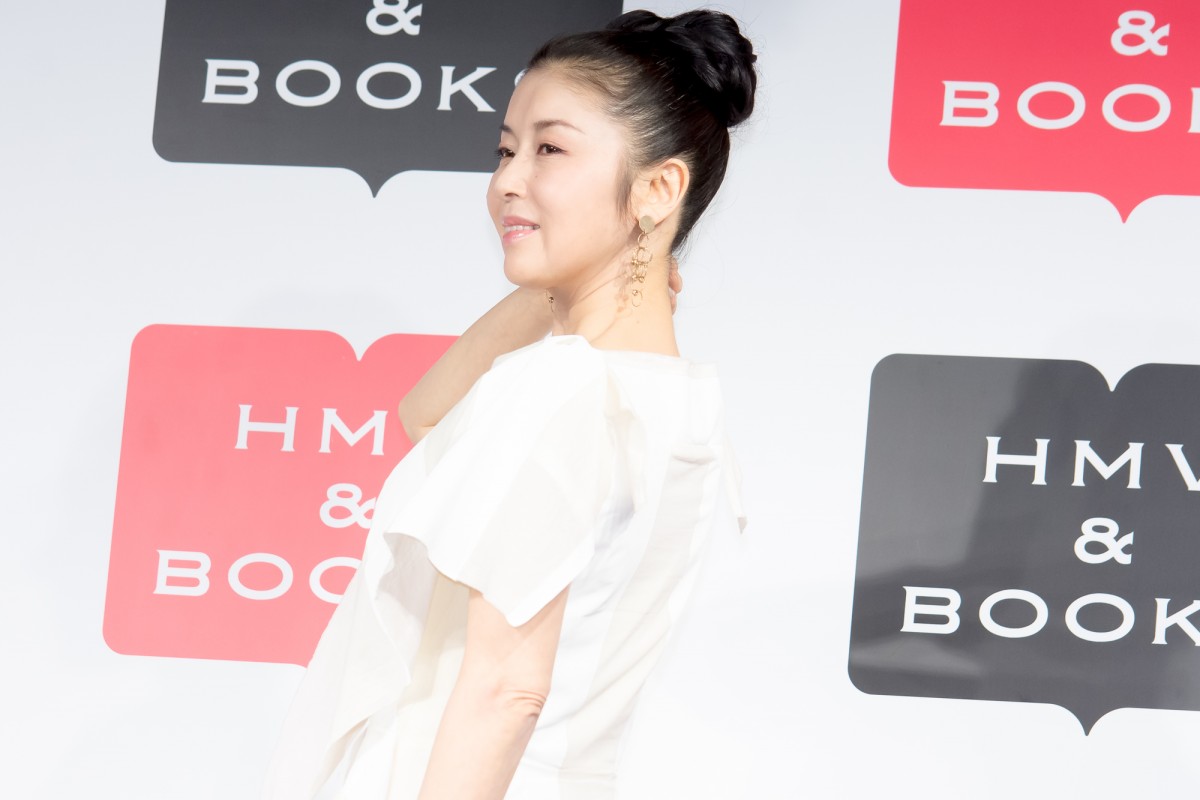 藤あや子、写真集の点数は120点　「還暦を迎えても輝き続けられる」