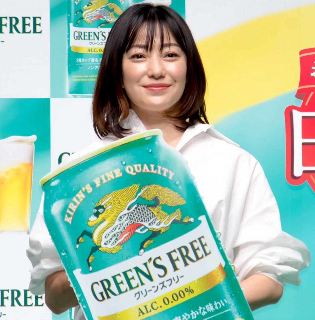 菅野美穂＆坂口健太郎、さわやか白シャツで登場　“大人への新提案”を明かす