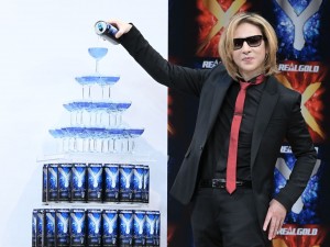 YOSHIKI、新製品「Real Gold X／Y」発表会に登場