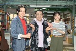 ドラマ『石子と羽男―そんなコトで訴えます？―』に出演する（左から）中村倫也、さだまさし、有村架純