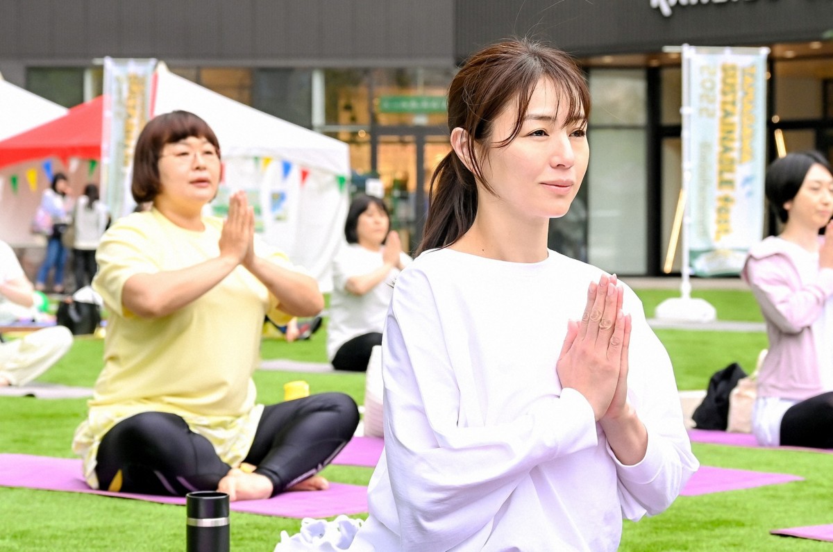 『持続可能な恋ですか？』上野樹里＆田中圭のキスシーンに反響　「大人の恋にキュン」「美しい」