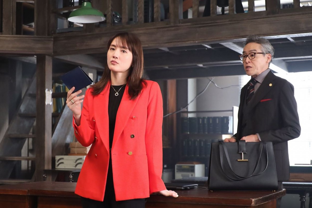 『元彼の遺言状』第5話　“麗子”綾瀬はるか＆“篠田”大泉洋、パーティ会場で毒殺事件に遭遇