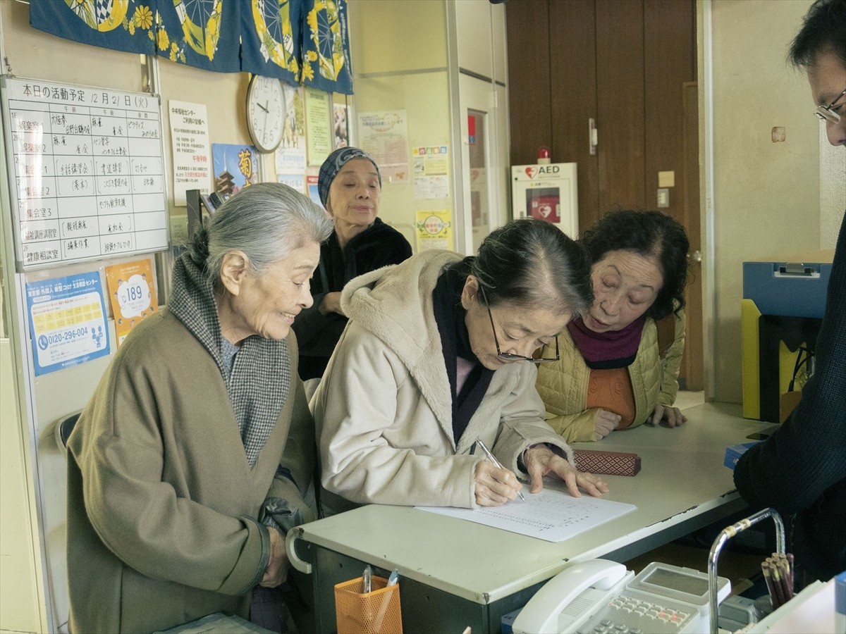 倍賞千恵子主演、カンヌ国際映画祭「ある視点」部門正式出品『PLAN 75』　磯村勇斗＆河合優実の場面写真解禁