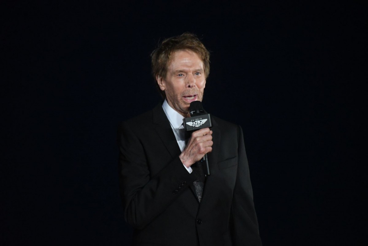 トム・クルーズ、ファンのために花火150発をプレゼント！ 「来年も、その翌年も来ます！」