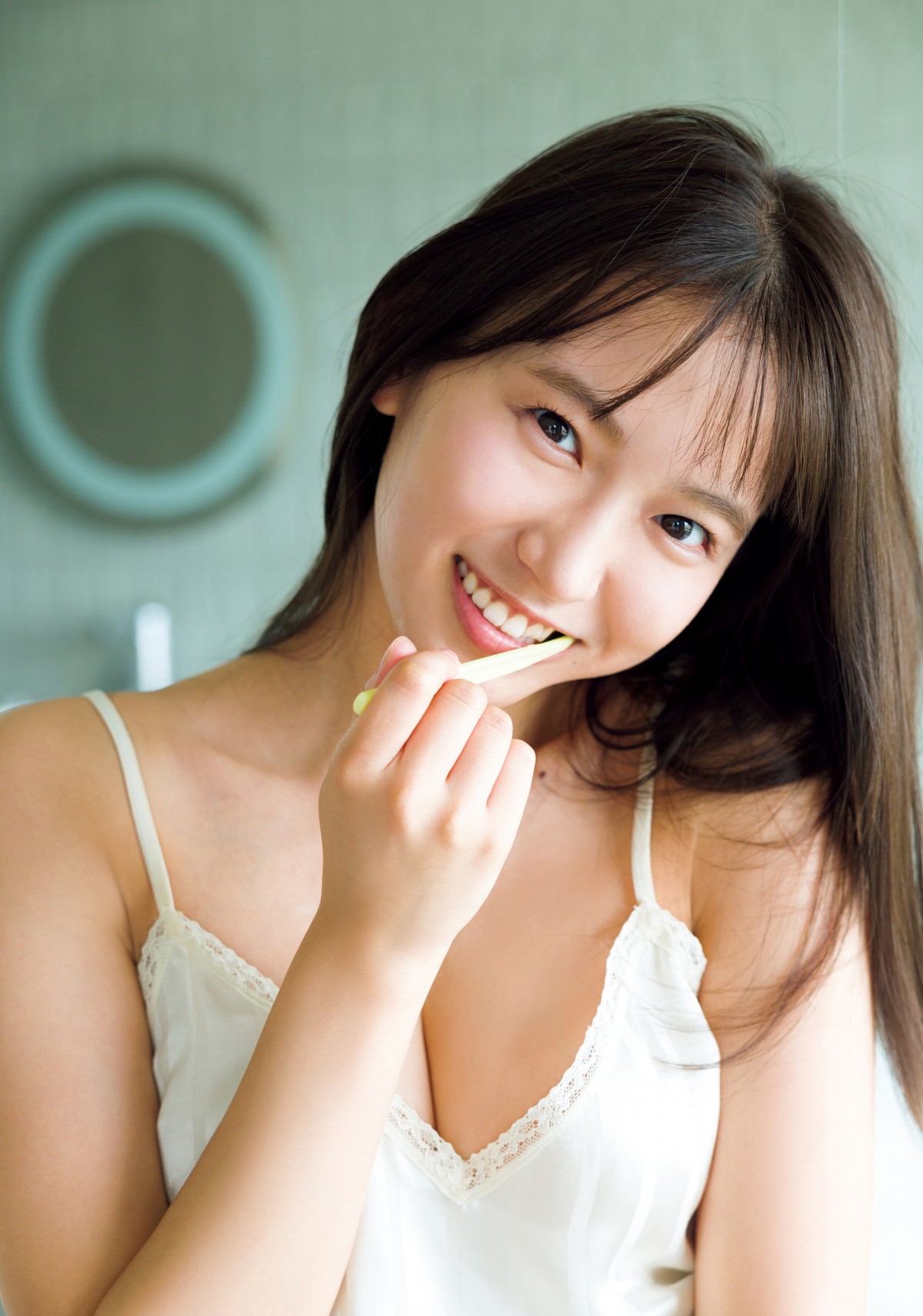 『めざましテレビ』志田音々、初のランジェリー姿も披露　1st写真集発売！