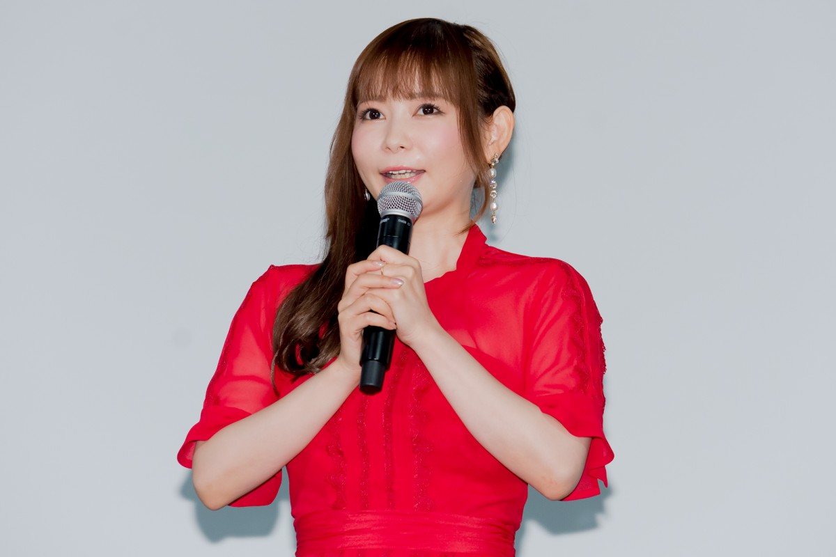 中川翔子、8kgの減量で臨んだ写真集は100億点　「年齢なんて関係ない」