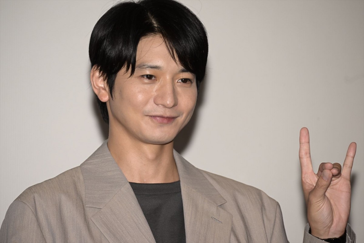 中村倫也、ハードな“狐霊”役演じた吉岡里帆を絶賛「本当に立派な女優さん」