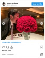 32回目の結婚記念日を迎えた笠井信輔　※「笠井信輔」インスタグラム