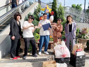 『キョコロヒー』感謝の1時間SPに出演する（左から）ランジャタイ、山里亮太、齊藤京子、ヒコロヒー