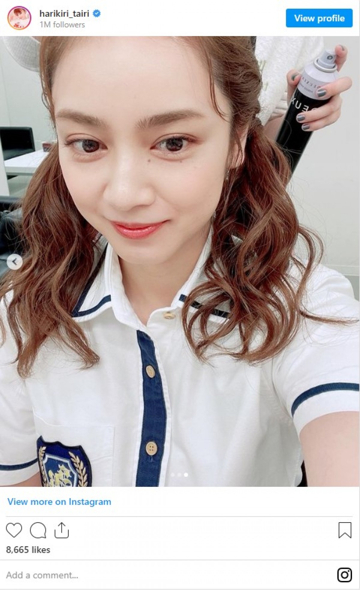 平愛梨、ツインテール×ミニスカ姿にファン絶賛「可愛すぎるー」「制服、まだまだイケる」