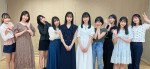 Juice＝Juiceメンバーと対面した新加入の（中央左から）石山咲良、遠藤彩加里