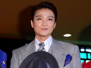 ミュージカル『ガイズ＆ドールズ』初日囲み取材に出席した井上芳雄