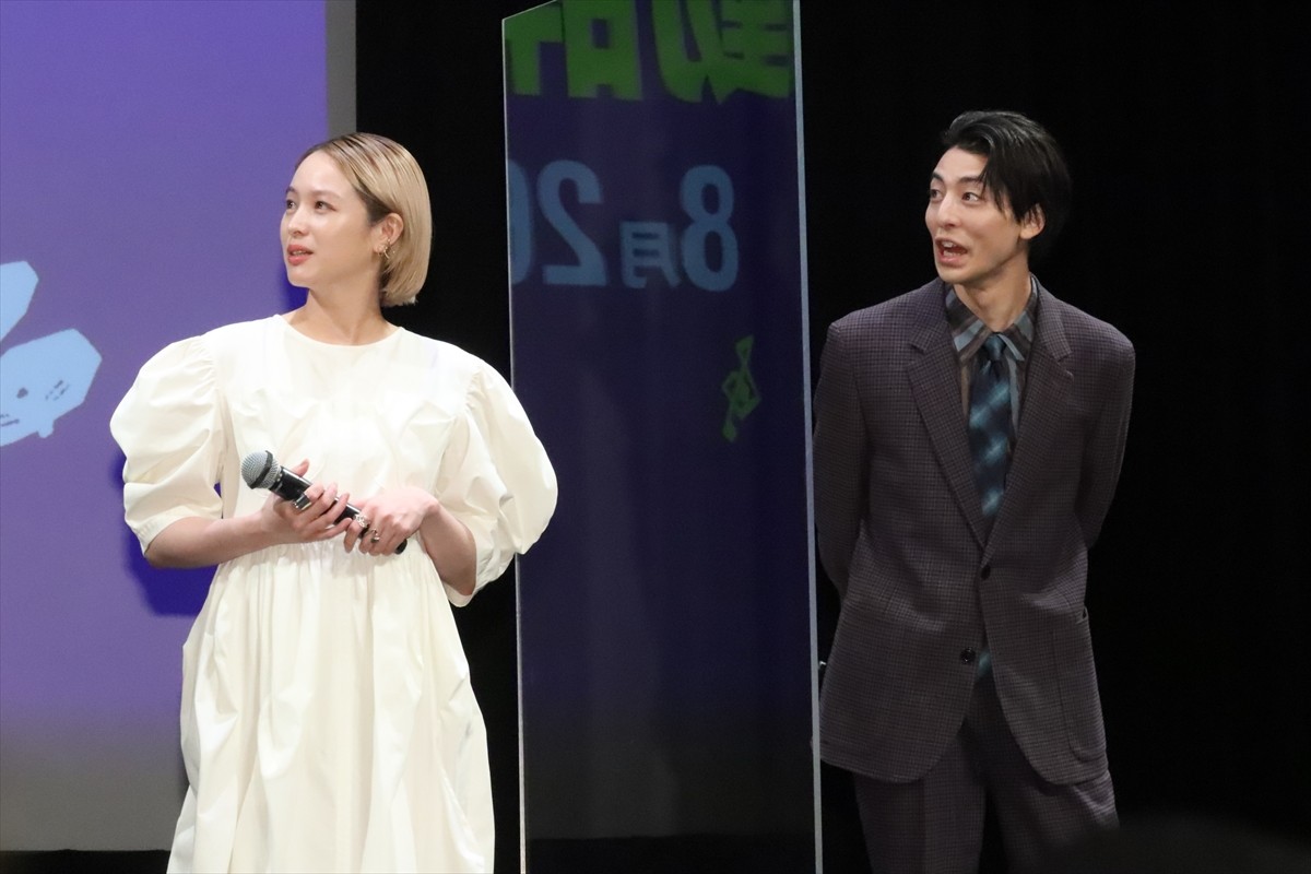 阿部寛、ドラムに初挑戦！　“苦戦”告白も清野菜名＆高杉真宙は「かっこよかった」と絶賛