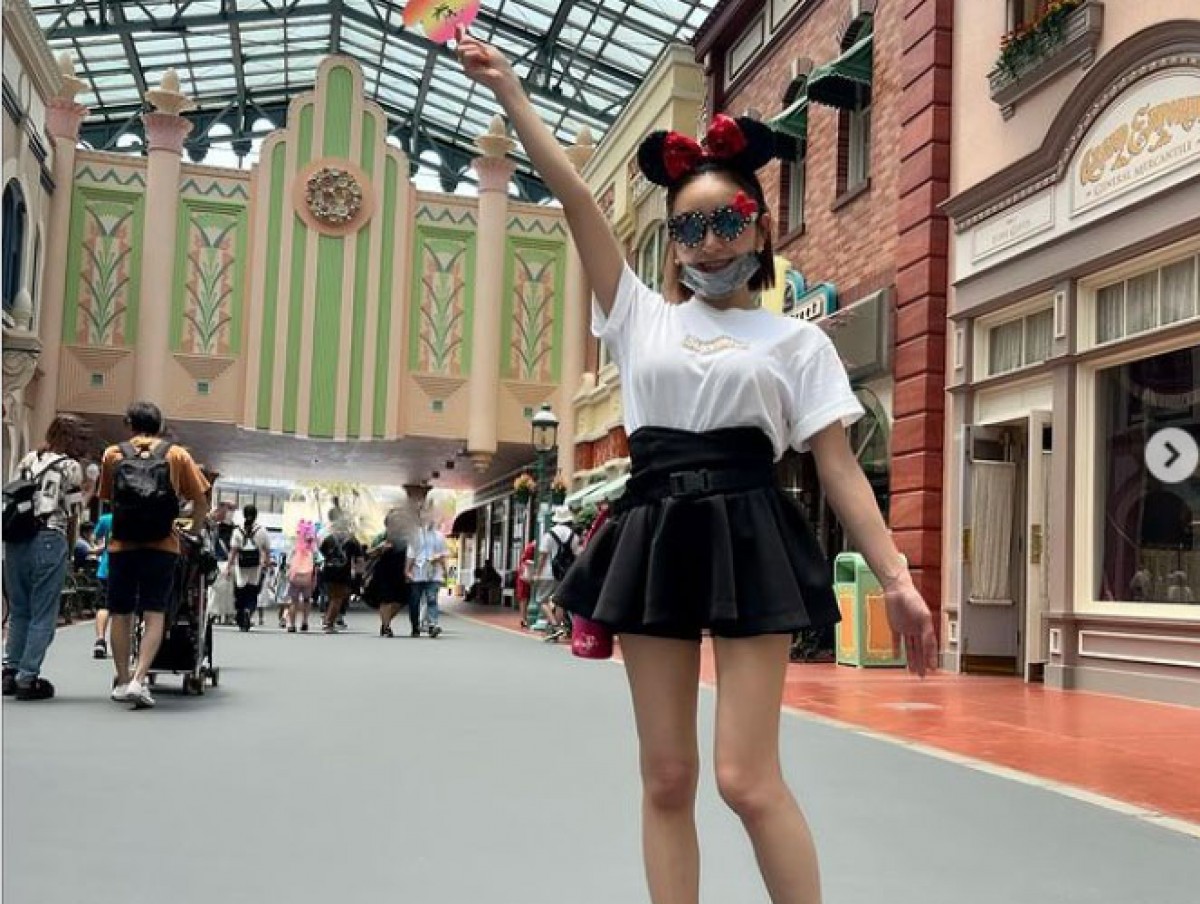 加護亜依 美脚あらわなミニスカ姿で ミニーちゃん に 恐ろしく若く見える34歳 22年7月4日 エンタメ ニュース クランクイン