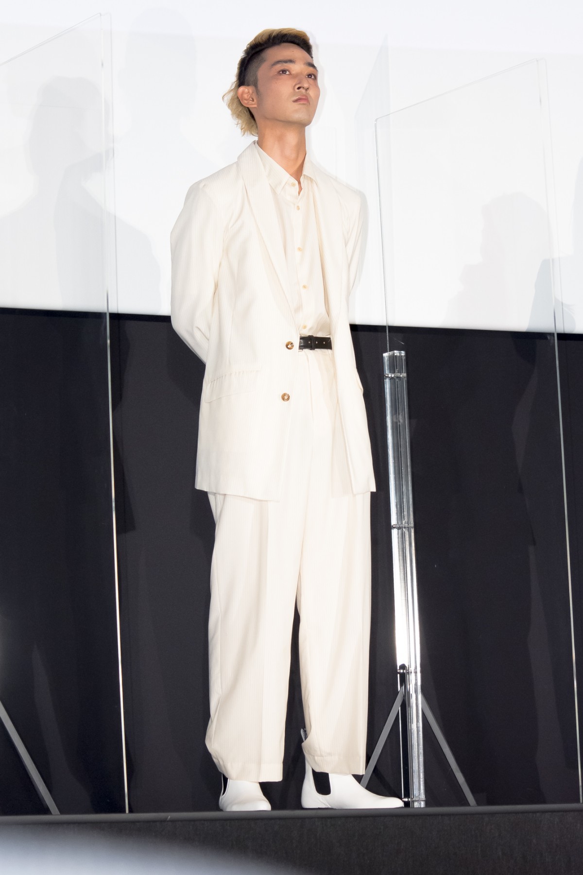 Snow Man岩本照、舞台あいさつ欠席でメッセージ　命日のジャニーさんへの思いも