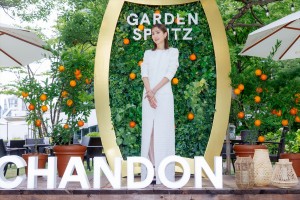 桐谷美玲、「CHANDON SECRET GARDEN MIDPARK LOUNGE」オープニングセレモニーに登場