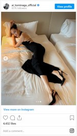 黒いドレス姿が美しい冨永愛　※「冨永愛」インスタグラム
