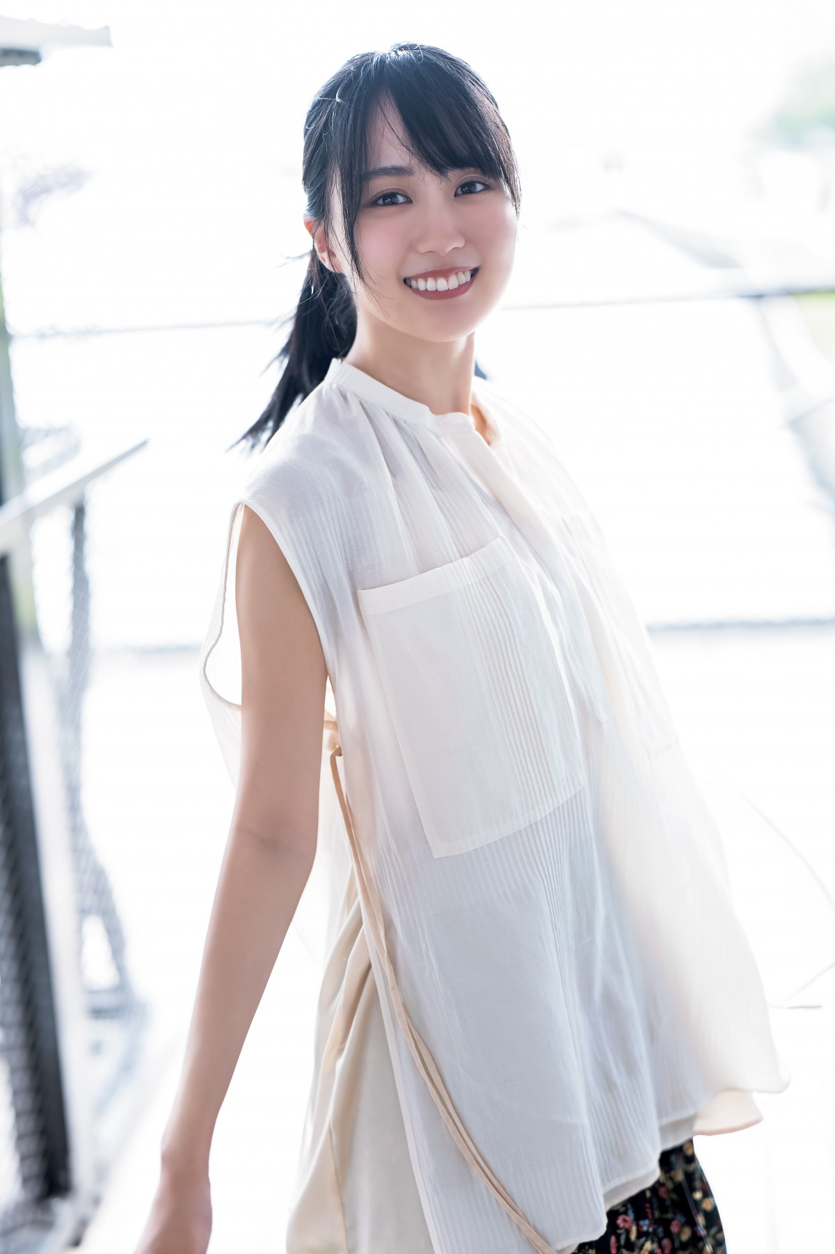 乃木坂46“次世代エース”賀喜遥香がもし小さくなったら？　“見逃し厳禁”なかわいさのグラビア