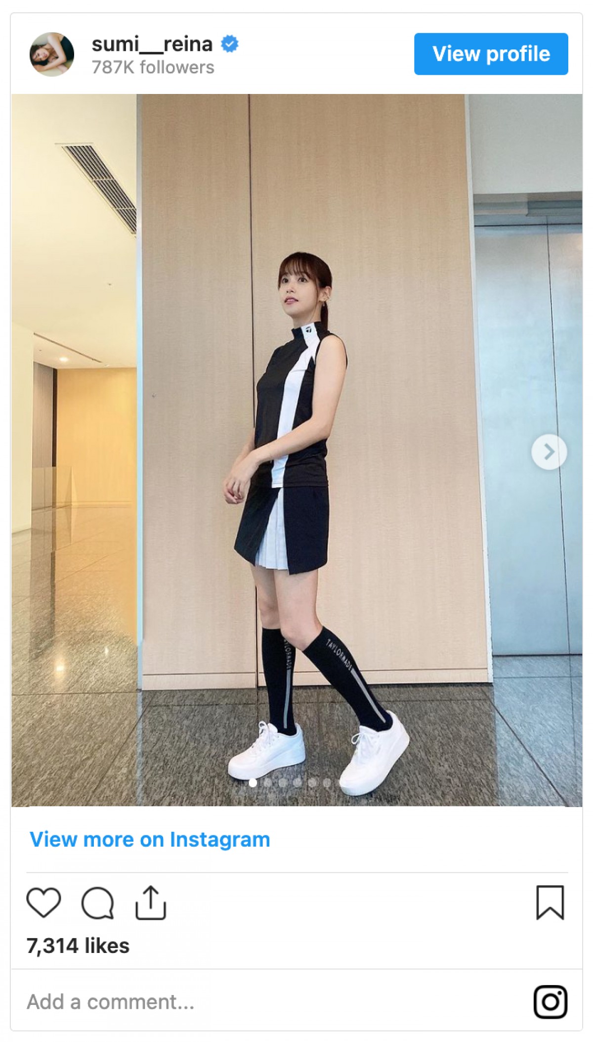 鷲見玲奈、ノースリーブの最新ゴルフコーデ公開　「脚綺麗」「かわいい」と反響