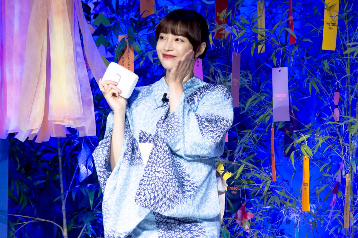 広瀬すず、伊原六花から絵のプレゼント　完成度の高さに驚き「すごくない!?」