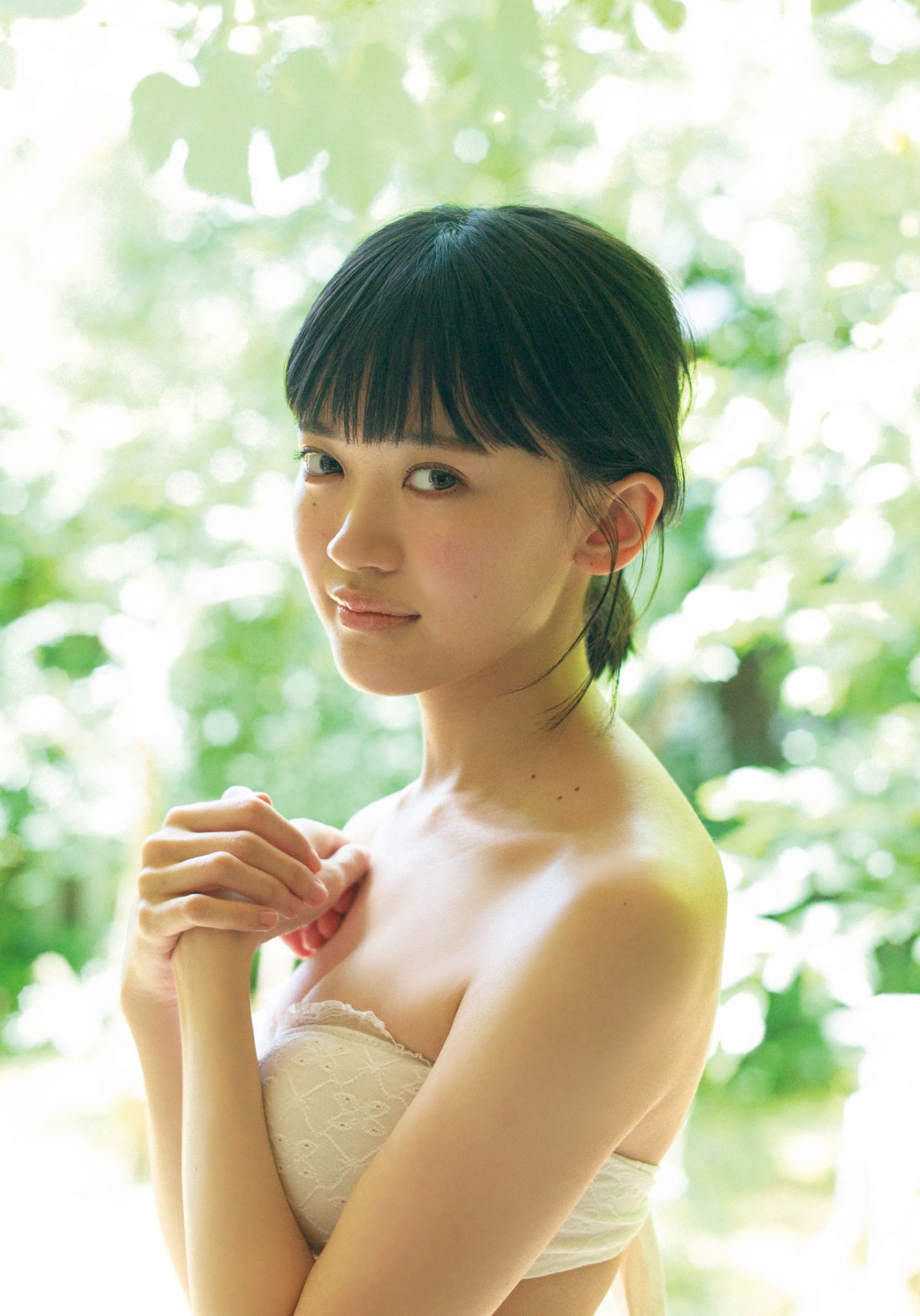 「国民的美少女コンテスト」が見つけた逸材こもりやさくら22歳、セクシーグラビア