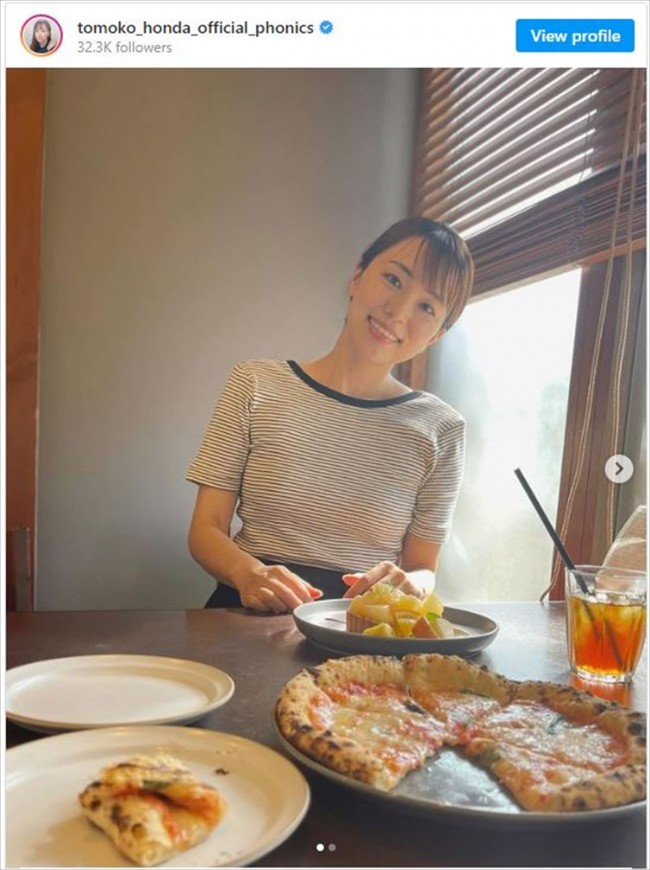 息子とデートを楽しむ本田朋子 ※「本田朋子」インスタグラム