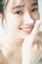 【写真】櫻坂46・守屋麗奈、泡のお風呂カット公開