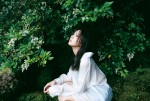 【写真】櫻坂46・小林由依、雨に濡れた髪…横顔が美しい神秘的カット公開