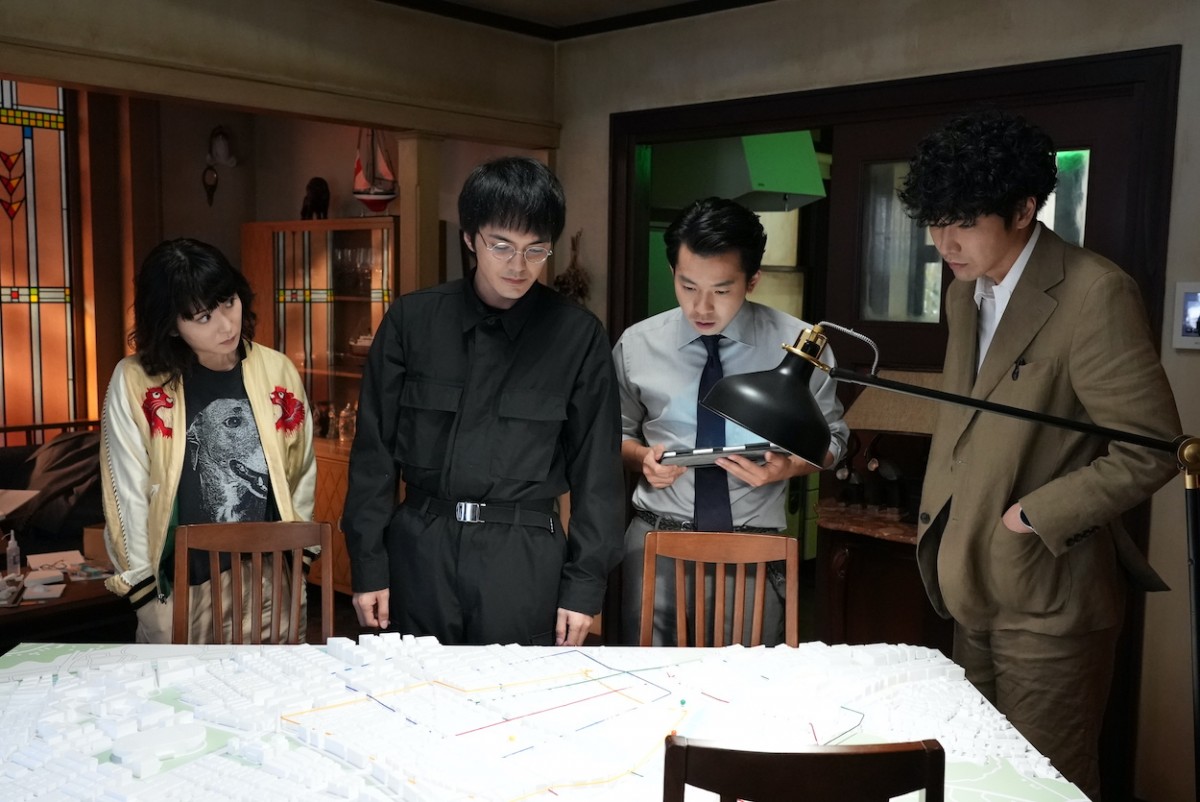 『初恋の悪魔』第4話　謎の犯罪者“世界英雄協会”、犯行声明とクイズで悠日らを翻弄