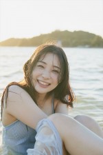 足立梨花　『足立梨花メモリアル写真集（タイトル未定）』より