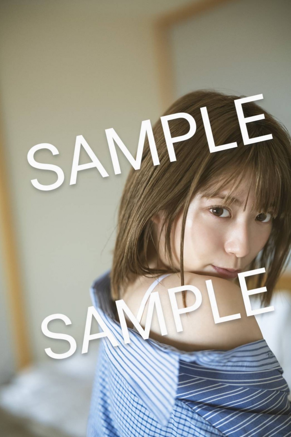 日向坂46・東村芽依、ランジェリー＆水着カットも　写真集封入ポストカード公開