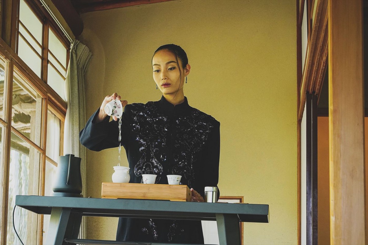 松岡茉優ら、映画『ヘルドッグス』世界を彩るクセ強女たちの特別映像解禁