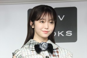 峯岸みなみ、『短所ネガティブ 長所ネガティブ』囲み取材会に登場