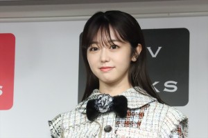 峯岸みなみ、『短所ネガティブ 長所ネガティブ』囲み取材会に登場