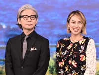 映画『Dr.コトー診療所』製作報告会見に出席した（左から）吉岡秀隆、柴咲コウ
