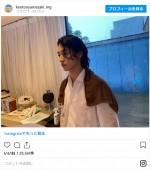 山崎賢人、カレンダー撮影の様子を公開　※「山崎賢人マネージャー」インスタグラム