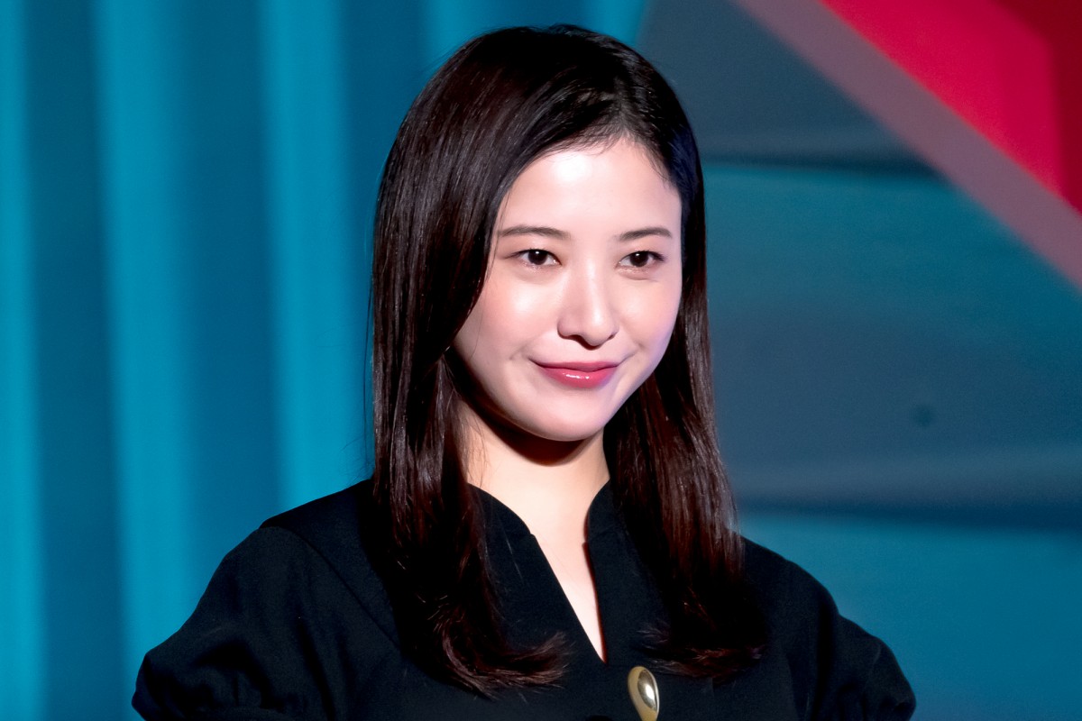 ＜ドラマアウォード2022＞吉高由里子、『最愛』で主演女優賞　トロフィー手に笑顔